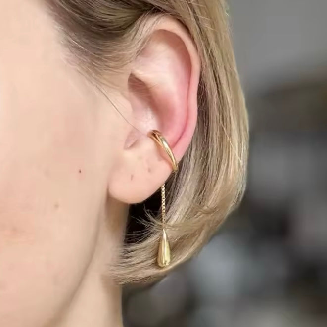 No Piercing Ear Cuff with Teardrop in Gold