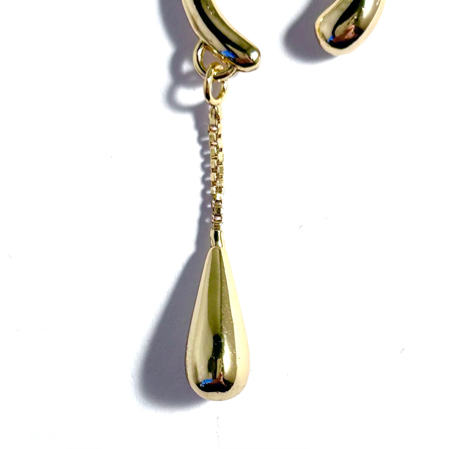 No Piercing Ear Cuff with Teardrop in Gold