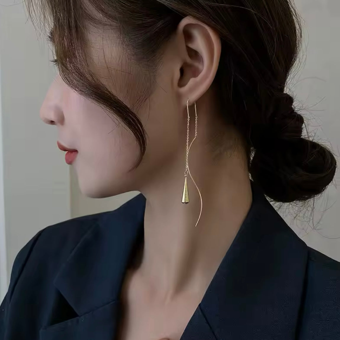 Teardrop Threader Earrings in Gold